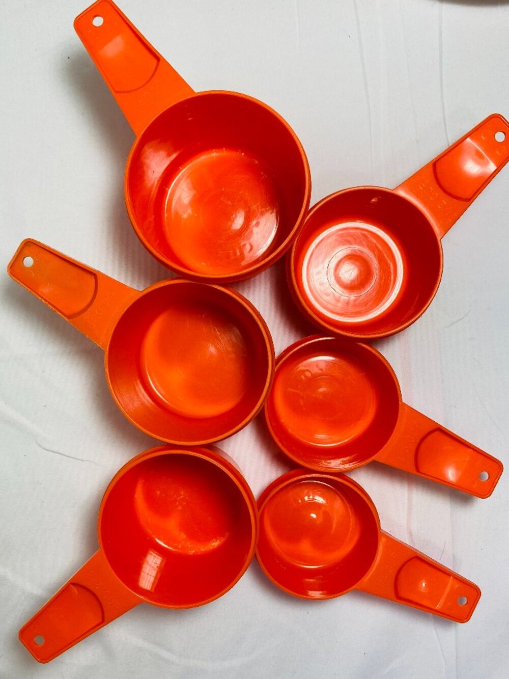 VNTG Tupperware Bright Orange Measuring Cup Complete 6-Pc Set, VGUC
